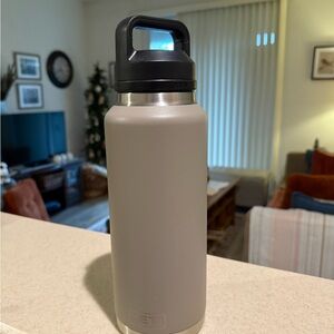 Yeti 46oz Rambler Insulated Water Bottle